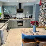 4 Bed Masonette With Garden