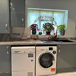 4 Bed Masonette With Garden
