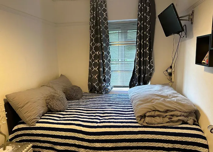 4 Bed Masonette With Garden