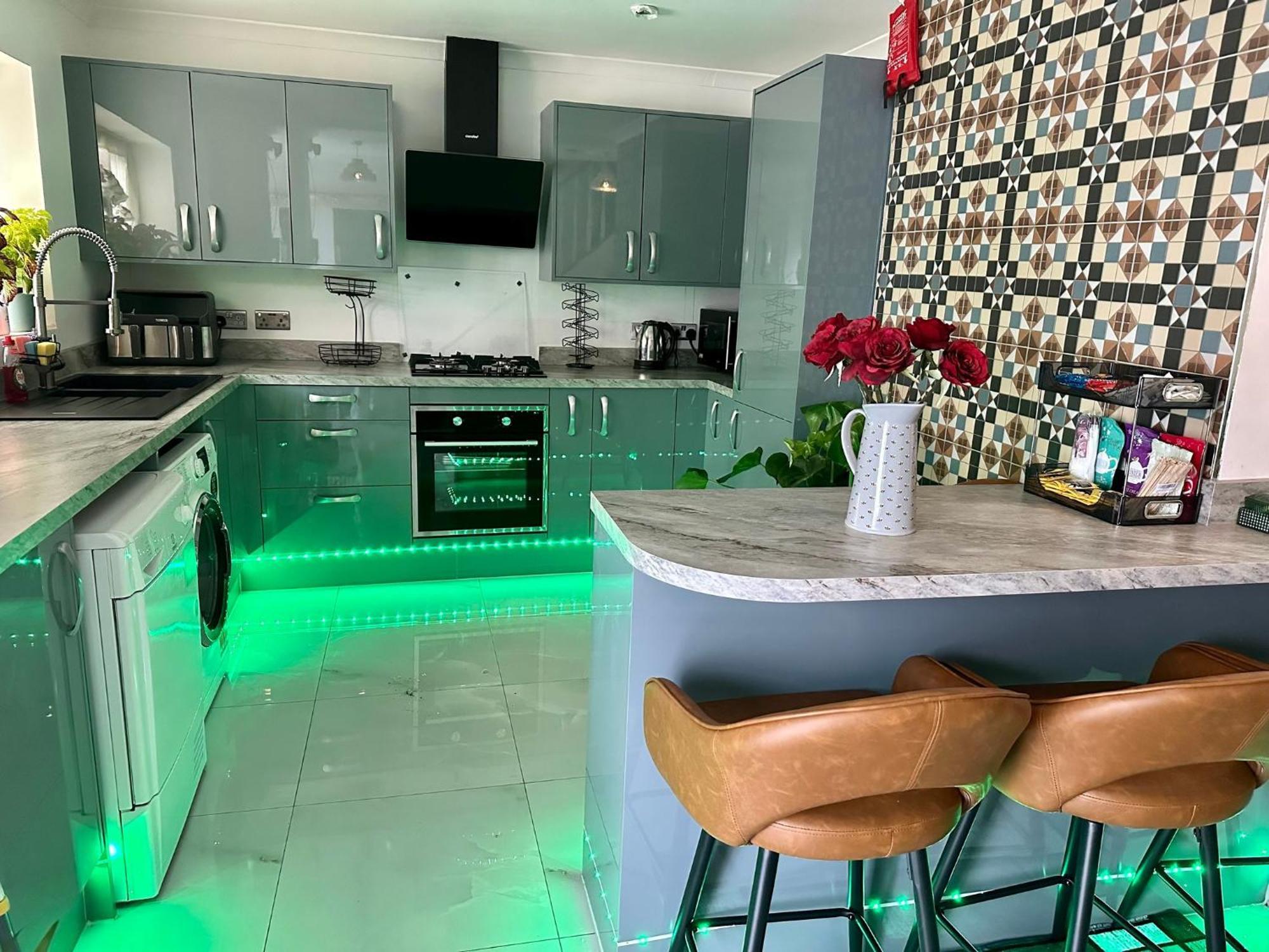 4 Bed Masonette With Garden